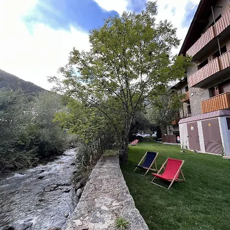 Els Encantats 3* Espot